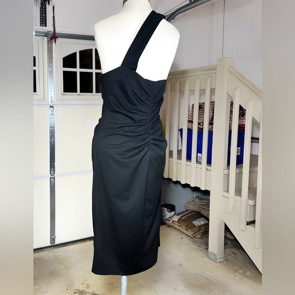 ROBERT RODRIQUEZ BLACK ONE STRAP SHOULDER WIGGLE DRESS MIDI LENGTH 8 MEDIUM - Picture 3 of 3